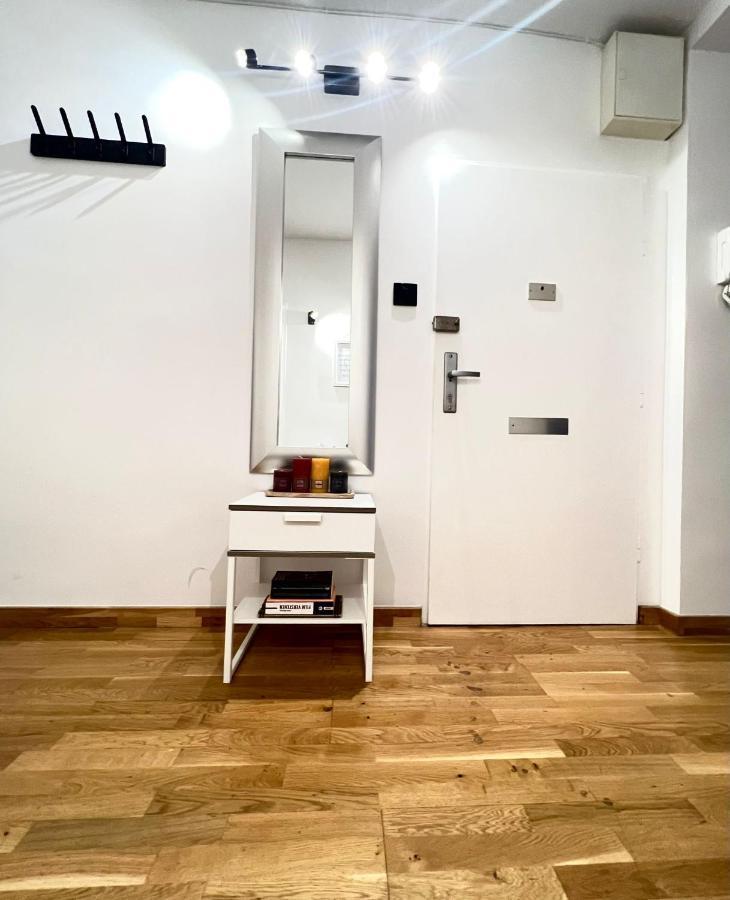 Spacious Apartment With Terrace Вена Экстерьер фото