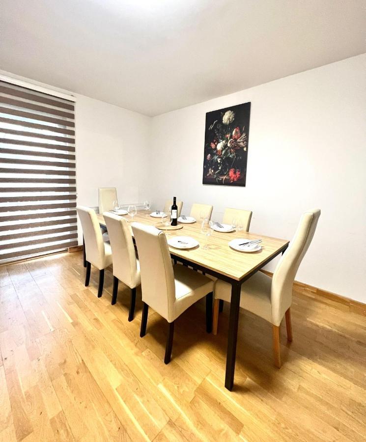 Spacious Apartment With Terrace Вена Экстерьер фото