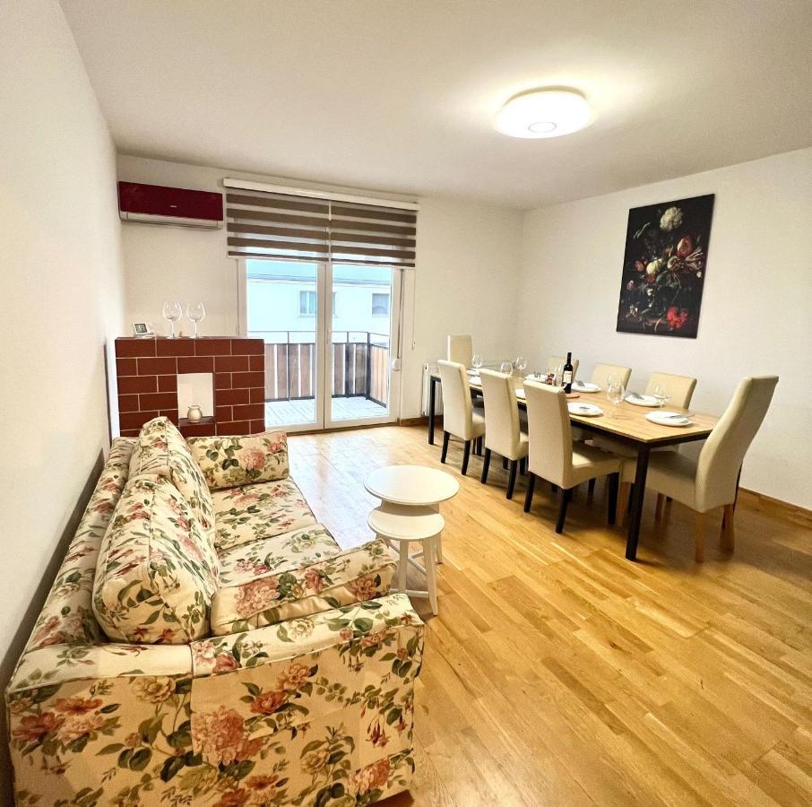 Spacious Apartment With Terrace Вена Экстерьер фото